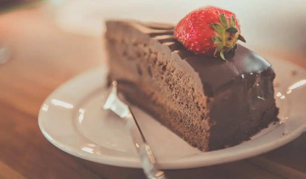 serve cake